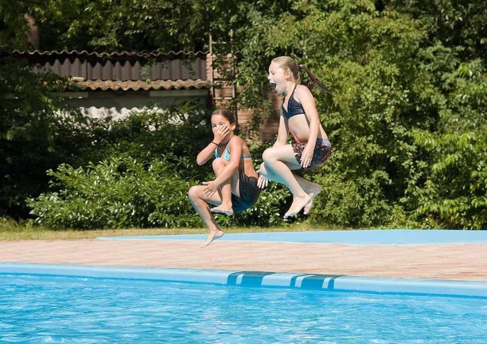 Sfeervol Chalet In Het Bos Nunspeet Ngoại thất bức ảnh