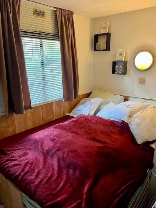 Sfeervol Chalet In Het Bos Nunspeet Ngoại thất bức ảnh