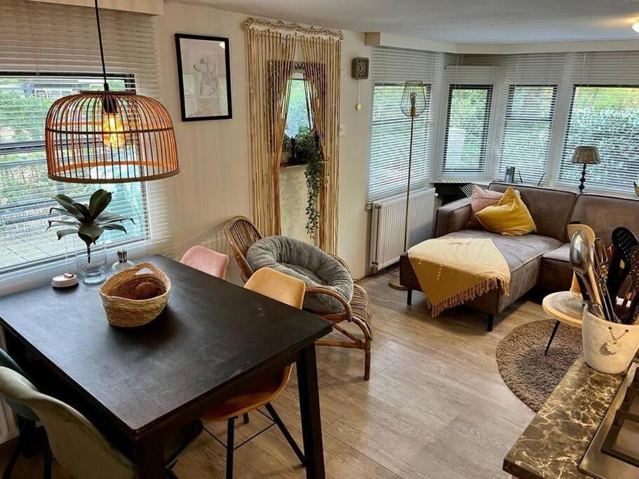 Sfeervol Chalet In Het Bos Nunspeet Ngoại thất bức ảnh