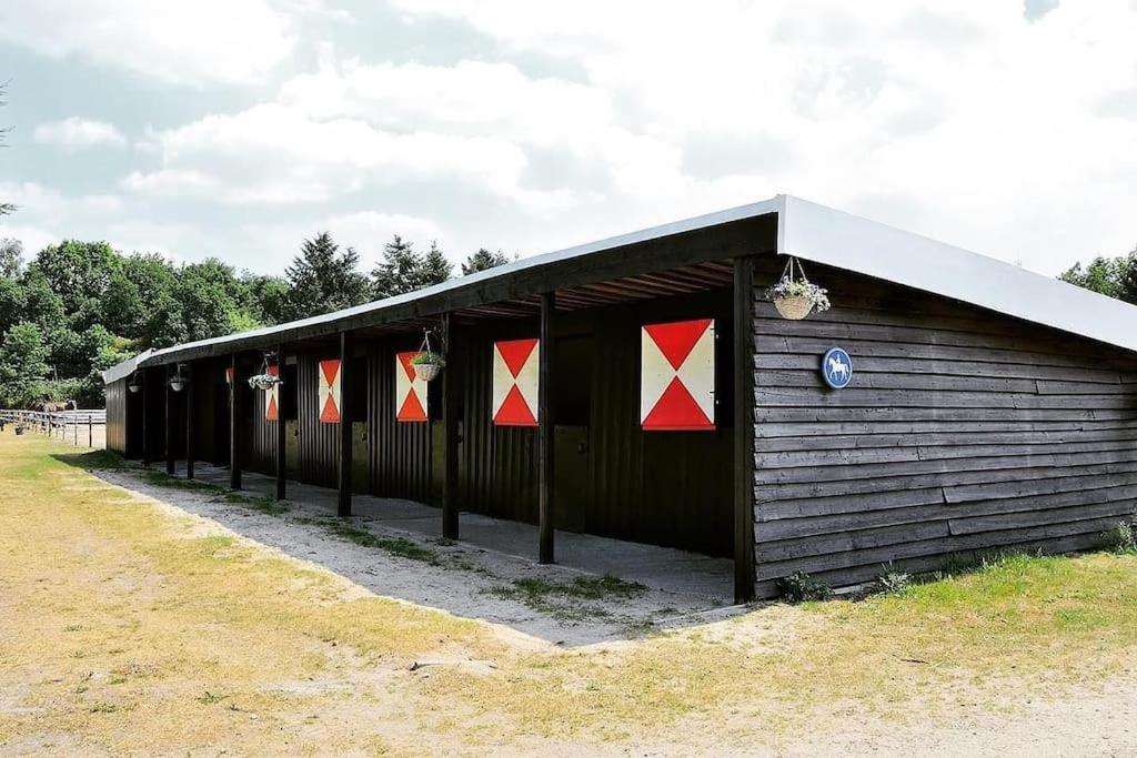 Sfeervol Chalet In Het Bos Nunspeet Ngoại thất bức ảnh
